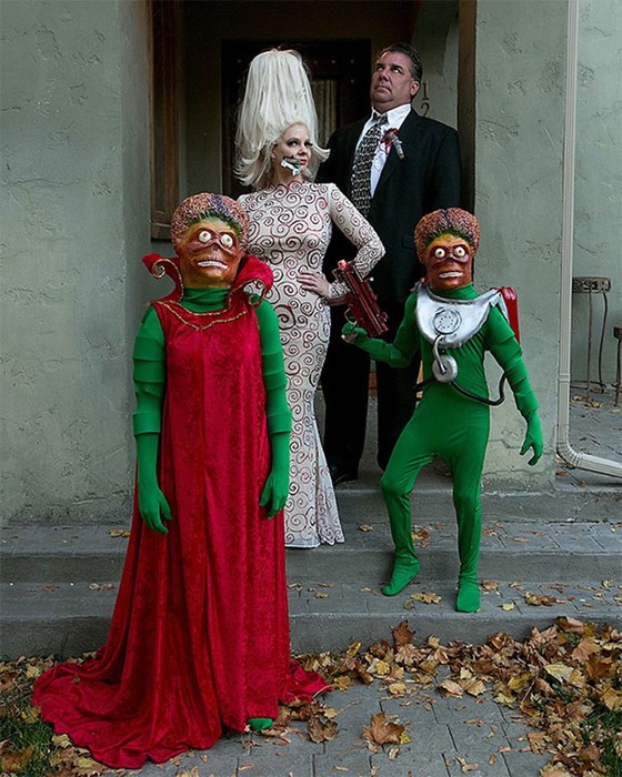 Идеальные наряды! 18 крутых семей, которые удивили всех вокруг своими праздничными костюмами