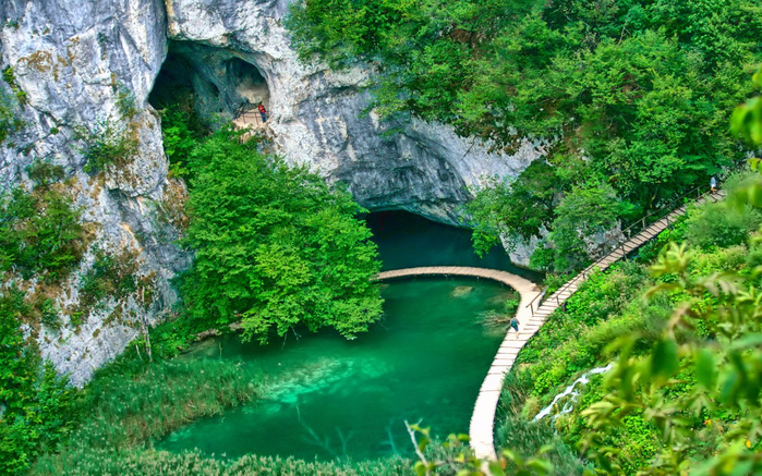 Plitvice-Lakes-National-Park-Croatia-Wonderful-Photo-HD-Wallpaper-3840x2400-1440x900 (700x437, 512Kb)