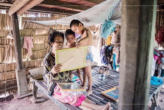 Селфи жителей Камбоджи: фотопроект с первыми портретами в жизни 