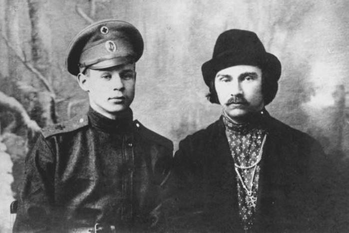 Не совсем «служебный роман» поэтов Сергея Есенина и Николая Клюева