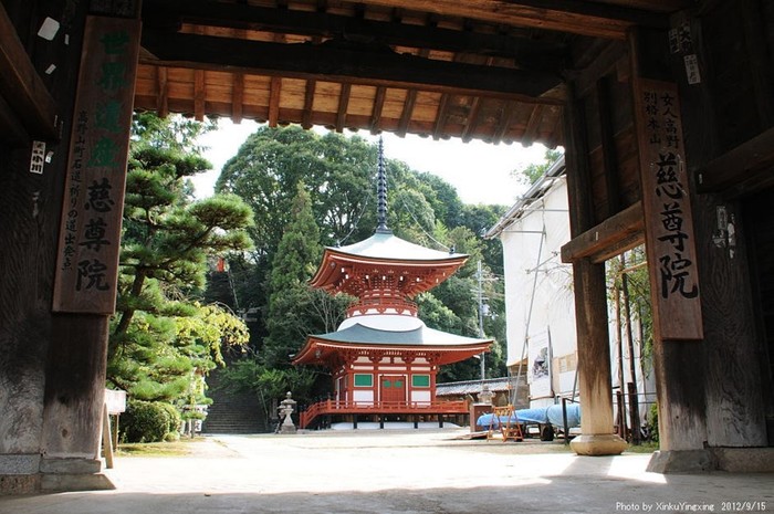 Очень увлекательная экскурсия в японский храм женской груди