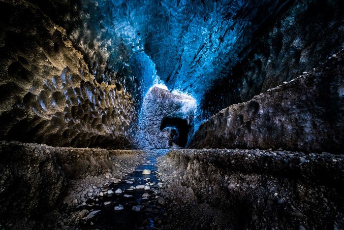 Ледяные пещеры Исландии: Добро пожаловать в мир фантазий!