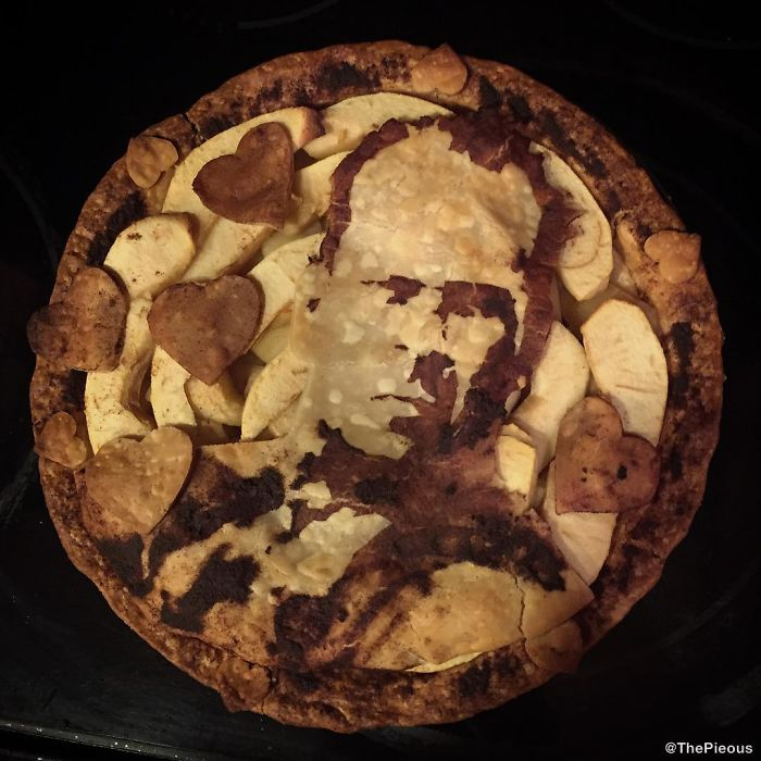 Artist-makes-incredible-pies-pop-culture-it-seems-a-crime-to-eat-a-work-of-art-of-this-5a6a27dc11271__700 (700x700, 284Kb)
