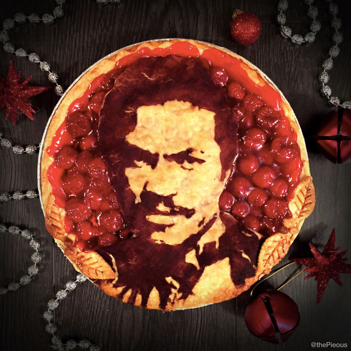 Artist-makes-incredible-pies-pop-culture-it-seems-a-crime-to-eat-a-work-of-art-of-this-5a6a28187c048__700 (700x700, 314Kb)