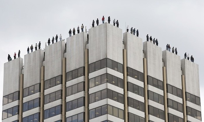 Зачем на небоскребе в Лондоне установили статуи 84 мужчин