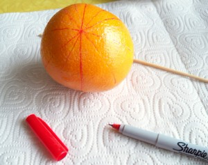 Украшаем стол - благоухающие новогодние апельсины (2) (300x237, 62Kb)