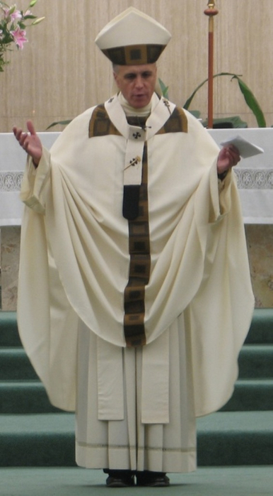 Archbishop_Daniel_Dinardo (386x700, 216Kb)