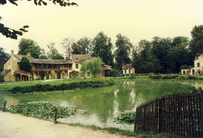 fr-002-paris-jardin-du-petit-trianon (700x475, 253Kb)
