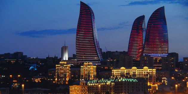4843185_2__sthetallestskyscraperinbakuazerbaijanat620feetthesetowersarecompletelycoveredwithledscreenstomakethemlooklikegianttorchesofflickeringflamesatni_1523837877630x315 (630x315, 41Kb)