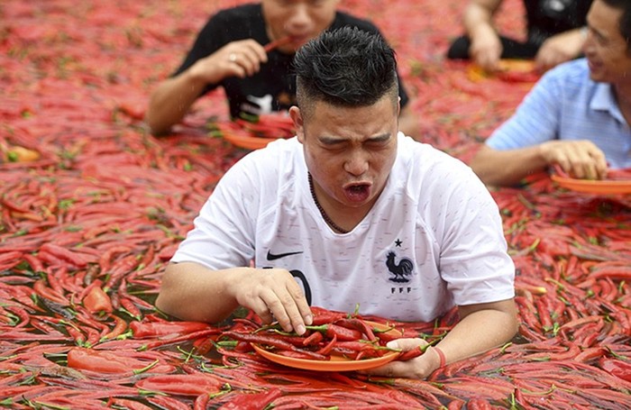 Конкурс по поеданию на скорость острого перца в Китае