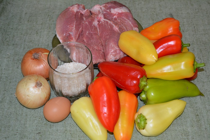 Перец фаршированный мясом и рисом на зиму для заморозки1 (700x466, 343Kb)
