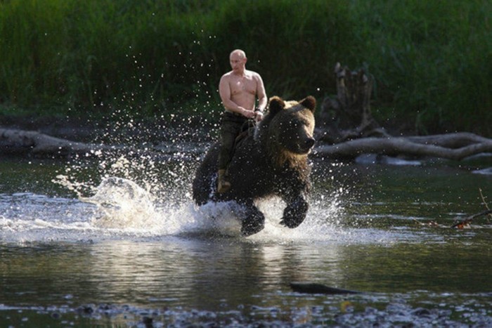 Путин на отдыхе: появились фотографии президента в горах Тувы Путин на отдыхе: появились фотографии президента в горах Тувы