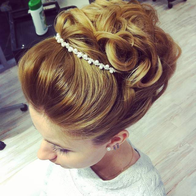 JamAdvice_com_ua_wedding-hairstyles-with-diadems-02 (640x640, 260Kb)