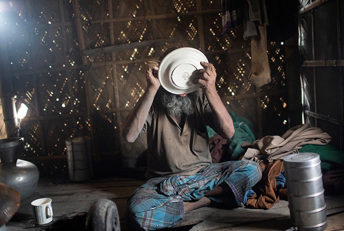 Фотоистория граждан Бангладеш, работающих за 10 долларов на вредном производстве