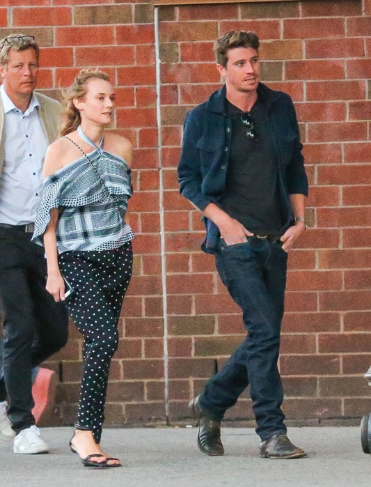 diane-kruger-garrett-14sept16-06 (533x700, 313Kb)