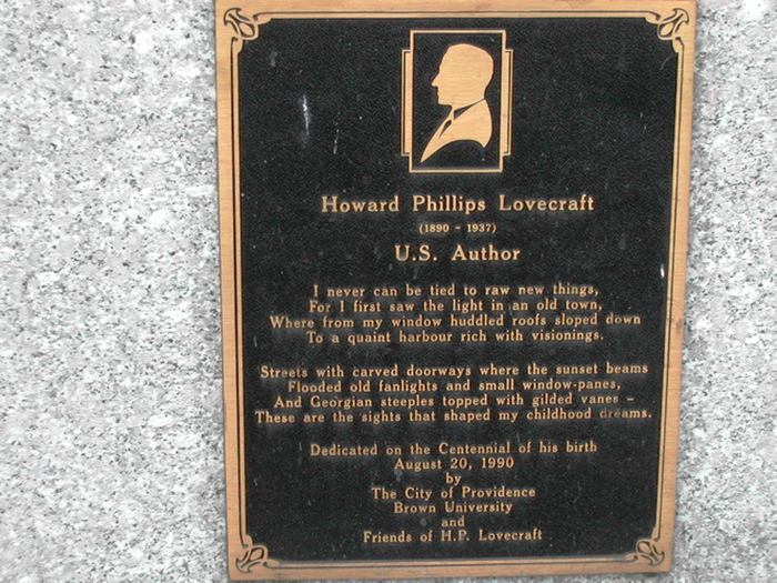 H.P._Lovecraft_plaque_(close_up) (700x525, 421Kb)