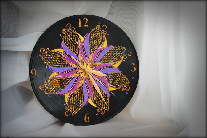 часы - Цвет Сирени1 (700x466, 400Kb)