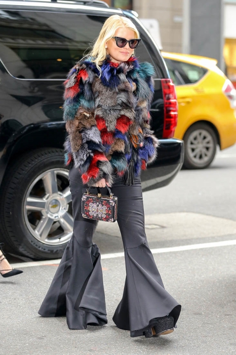 jessica-simpson-bells-25oct16-01 (466x700, 231Kb)