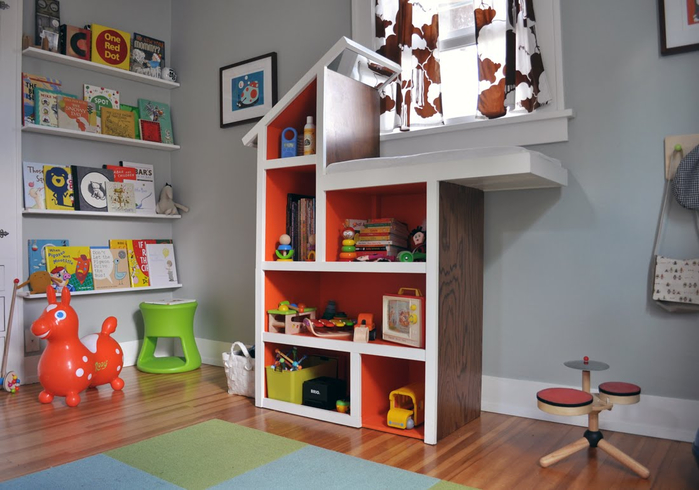 book corner + changing table (700x490, 309Kb)
