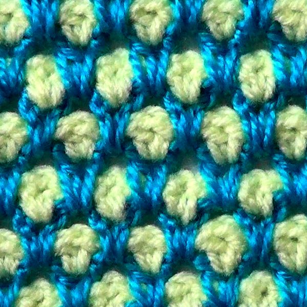 prostoj-dvuhcvetnyj-uzor-simple-two-color-crochet-pattern2 (600x600, 94Kb)