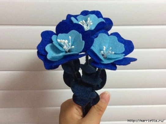 Букетик синих цветов из фетра (14) (543x407, 112Kb)