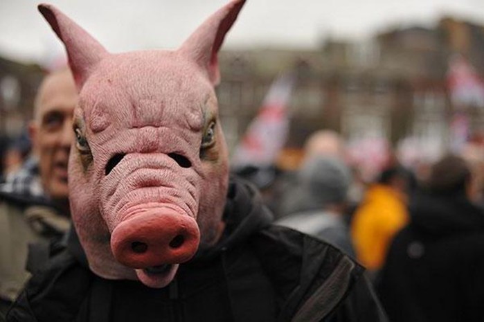 Почему евреям и мусульманам запрещено есть свинину