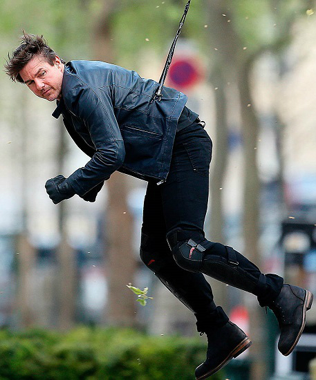 tom-cruise-suspended-12apr17-01 (457x550, 233Kb)