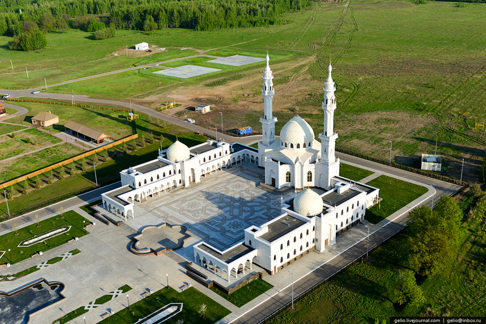 Белая мечеть (700x466, 528Kb)