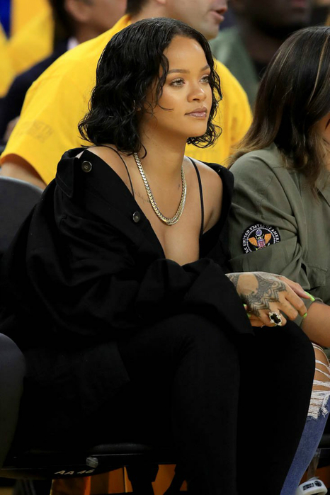 rihanna-open-07jun17-06 (466x700, 232Kb)