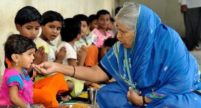Индийка вырастила более 1400 детей сирот