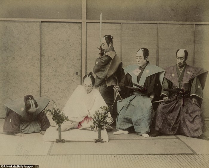 Жесткие фотографии харакири японских самураев конца XIX века