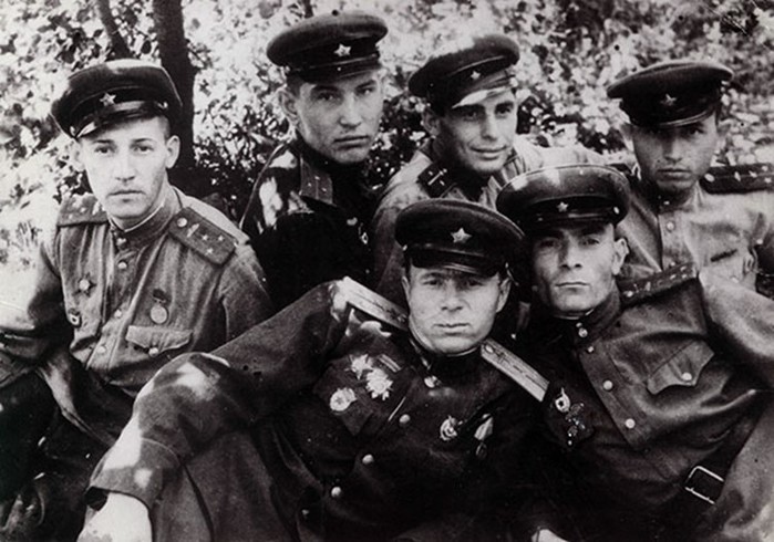 Для чего Сталин вернул в армию «белогвардейские» погоны в разгар войны 