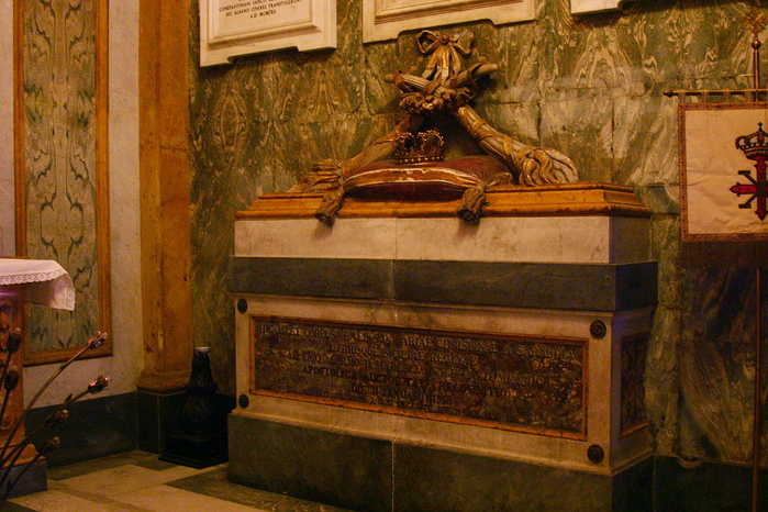 Tomb_of_Blessed_Maria_Cristina_of_Savoy_-_Cappella_dei_Borbone_-_Santa_Chiara_-_Naples_-_Italy_2015 (700x466, 505Kb)