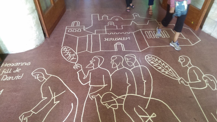 inside-sagrada-familia5 (700x395, 255Kb)