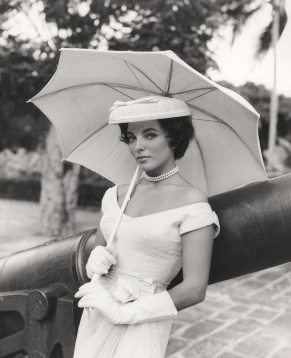 936 Joan Collins  (568x700, 250Kb)