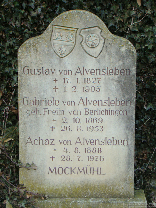 Gustav Hermann von AlvenslebenBerlichingen-grabmal13 (525x700, 522Kb)