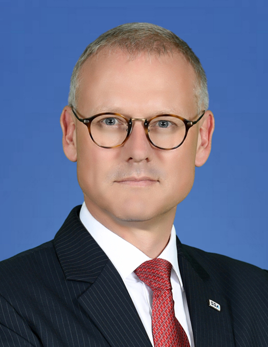 Rene Piil Pedersen is Group Representative for the Maersk Group in the Asia-Pacific region based in Singapore (524x678, 248Kb)