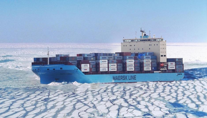 Venta-Maersk-in-ice (700x399, 260Kb)