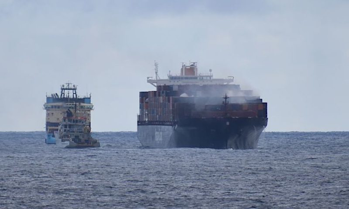 Yantian Express pictured January 15, 2019 in the Atlantic Ocean (700x420, 162Kb)
