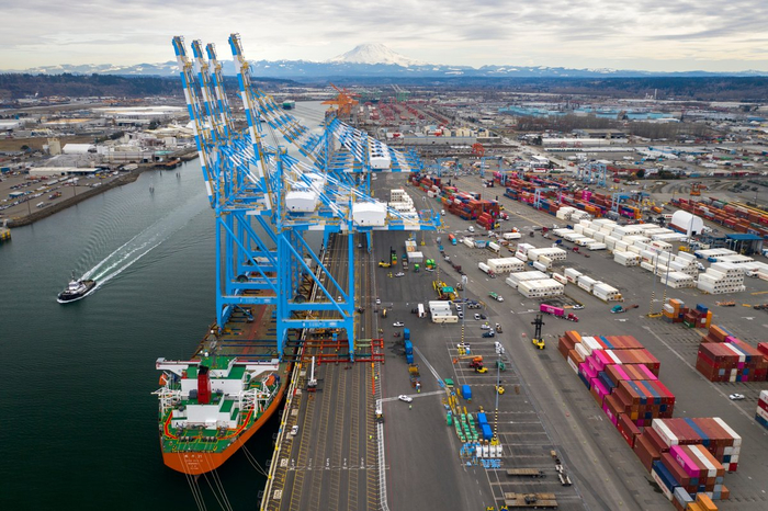 Port-of-tacoma-crane-offload (700x466, 434Kb)