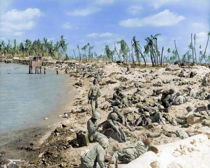 1544656512_pacific-war-colorized-photos-7 (700x560, 452Kb)