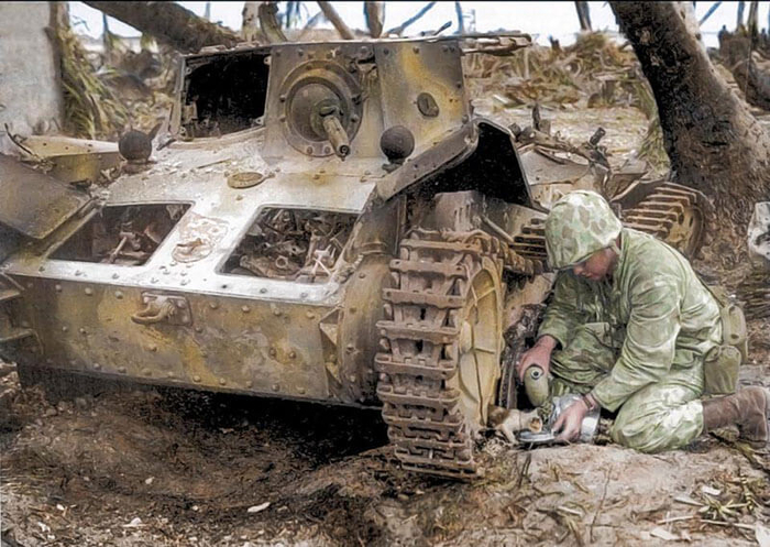 1544656560_pacific-war-colorized-photos-16 (700x497, 408Kb)