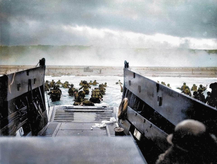 1534191650_d-day-in-color-3 (700x530, 305Kb)