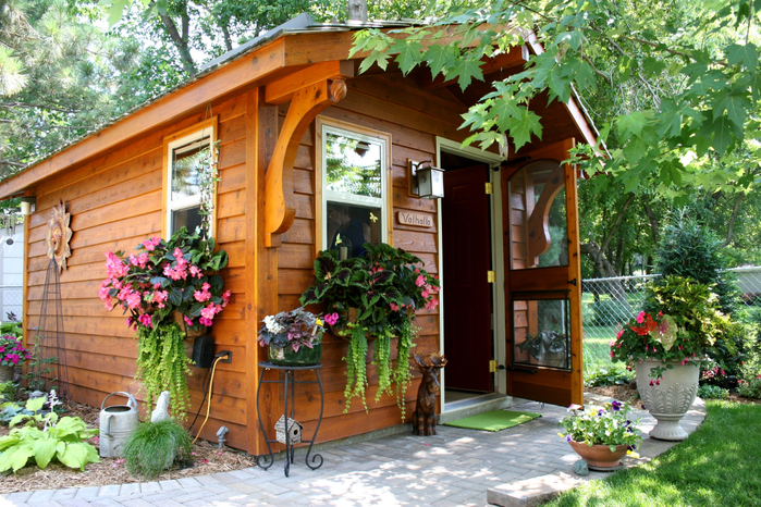 Charming-rustic-wooden-garden-shed- (700x466, 564Kb)