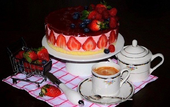 Still-life_Sweets_Cakes_Strawberry_Coffee_Knife_544168_1920x1200 (598x375, 193Kb)