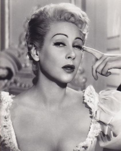 700  Martine Carol    (422x526, 70Kb)