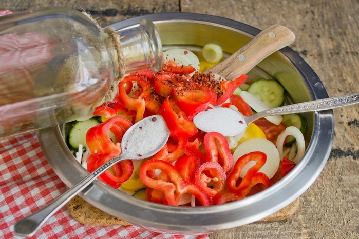3937385_salatvitaminnyiynazimu10 (700x466, 83Kb)