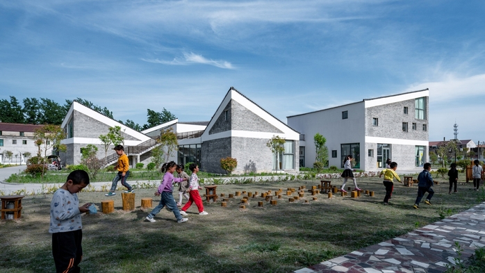 4027137_jiangsubeishakindergartencrossboundarieschinaarchitecture_dezeen_2364_hero3 (700x393, 223Kb)