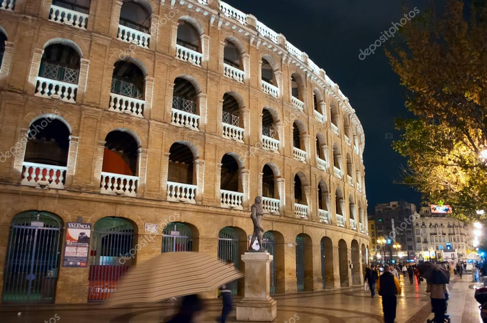 depositphotos_56463769-stock-photo-night-valencia-city (700x464, 378Kb)