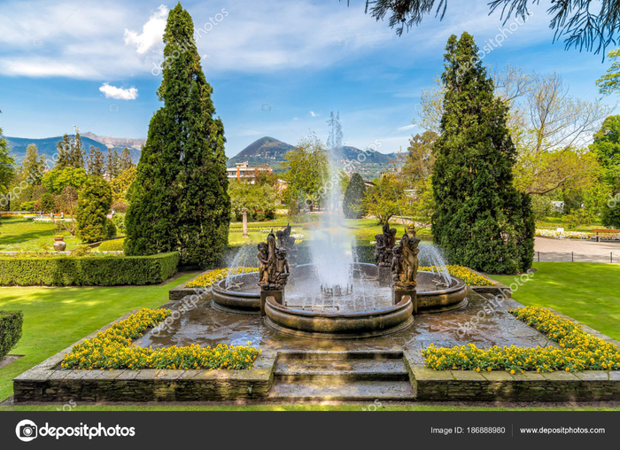depositphotos_186888980-stock-photo-fountain-botanical-garden-villa-taranto (700x508, 554Kb)